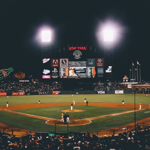 爱游戏中国-严厉裁判引发争议，比赛结果悬念重重，裁判文书的严肃性