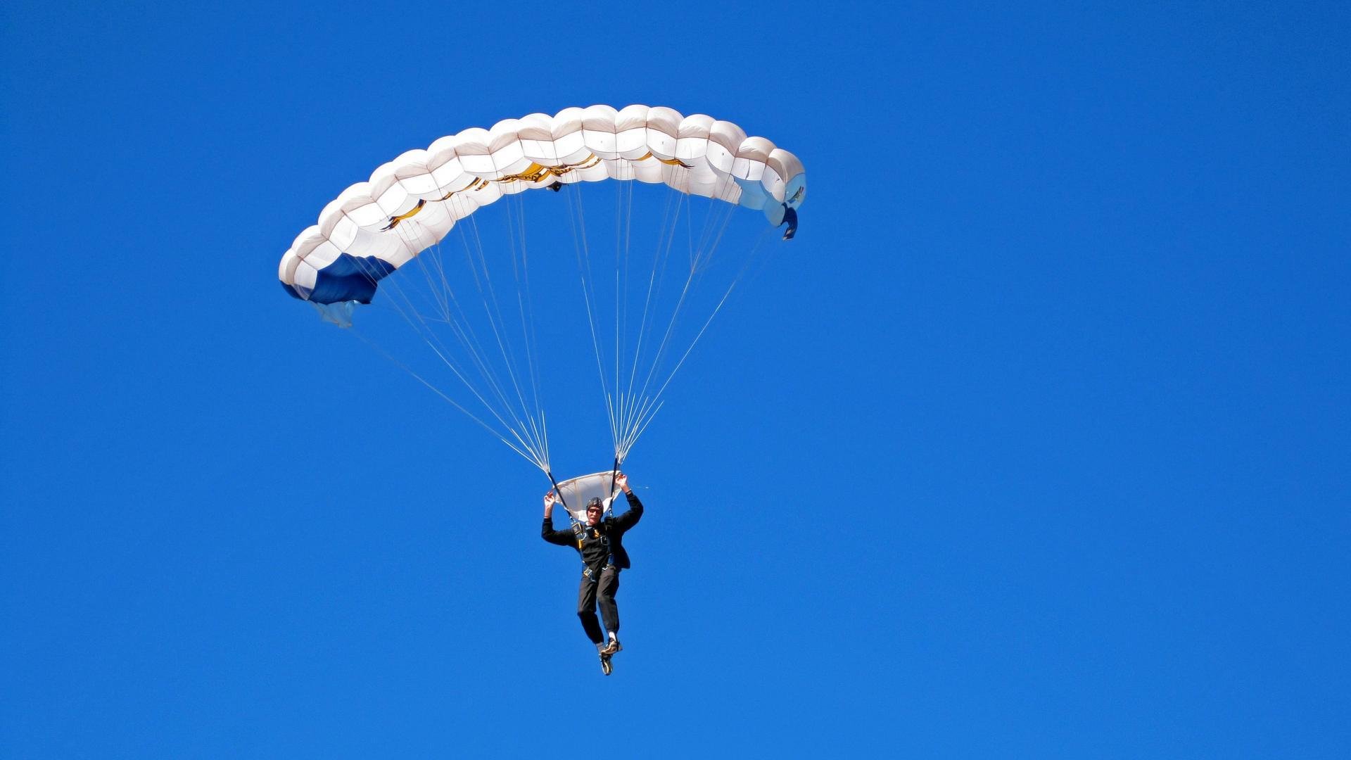 亚洲杯篮球赛首轮混战 结果让球迷大跌眼镜，亚洲杯2021篮球